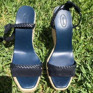 Facconable Navy blue Wedges!